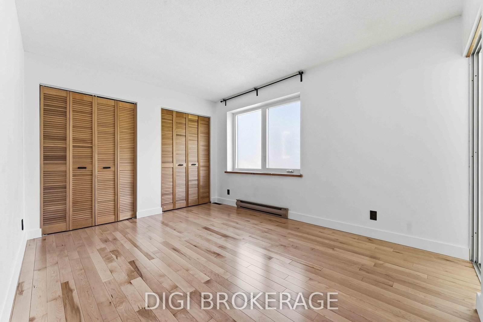 332 Iona Street • Ottawa, ON photo 27