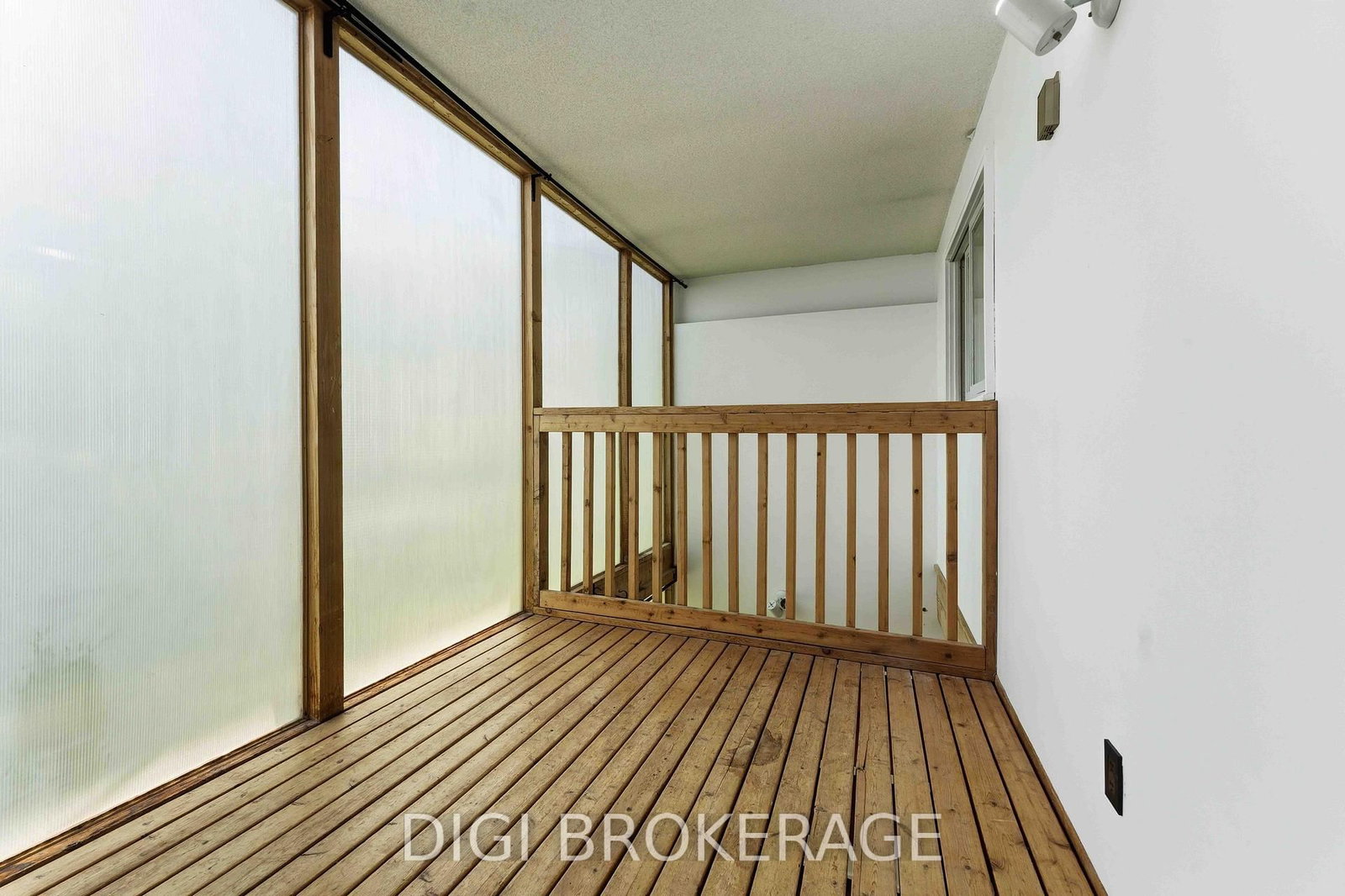 332 Iona Street • Ottawa, ON photo 29