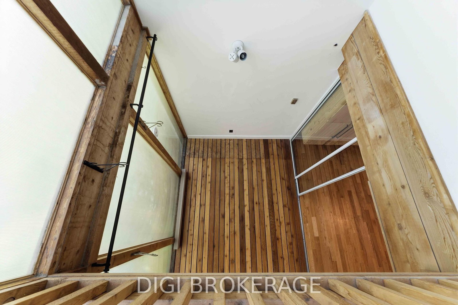 332 Iona Street • Ottawa, ON photo 31