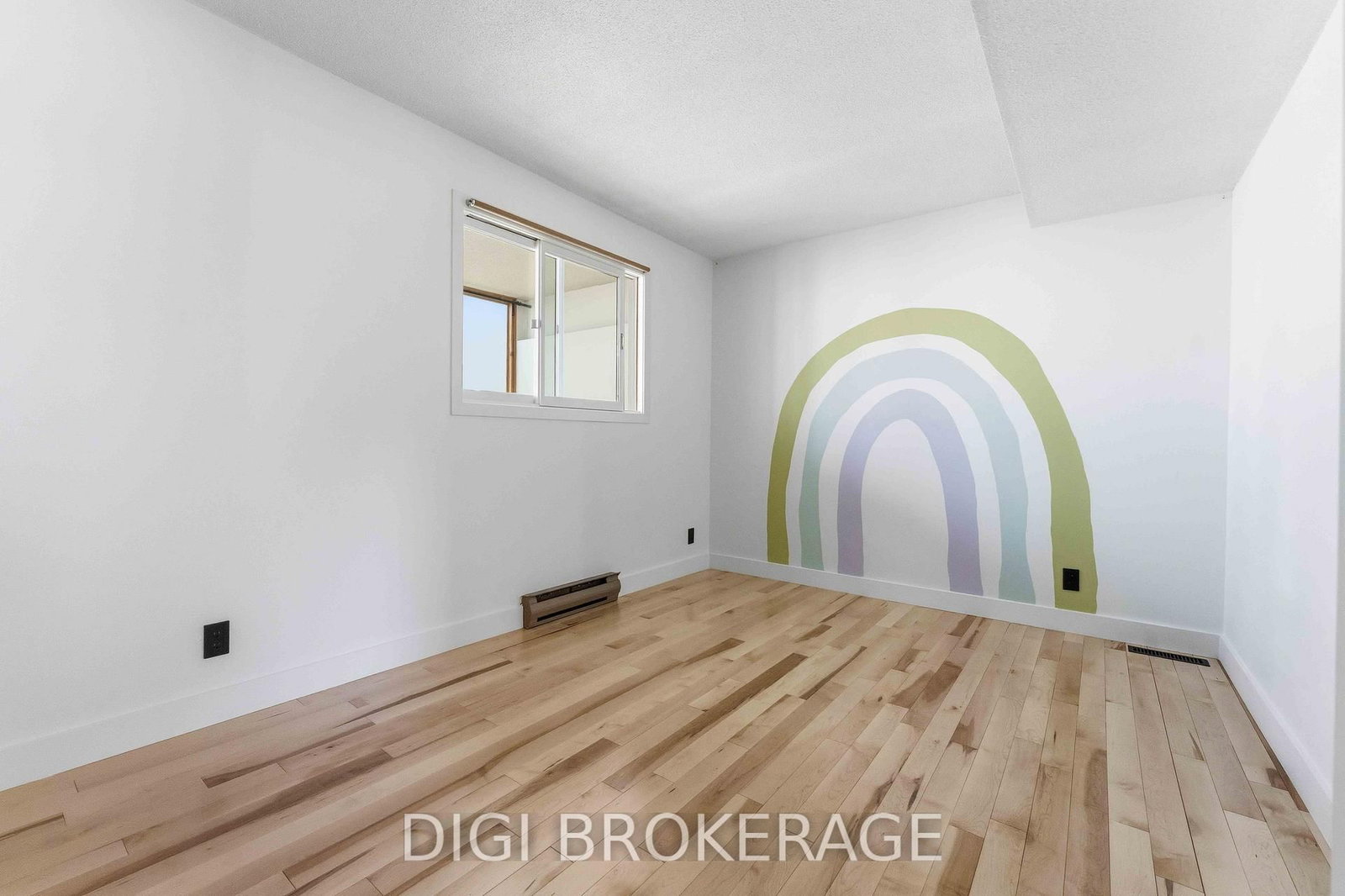 332 Iona Street • Ottawa, ON photo 35