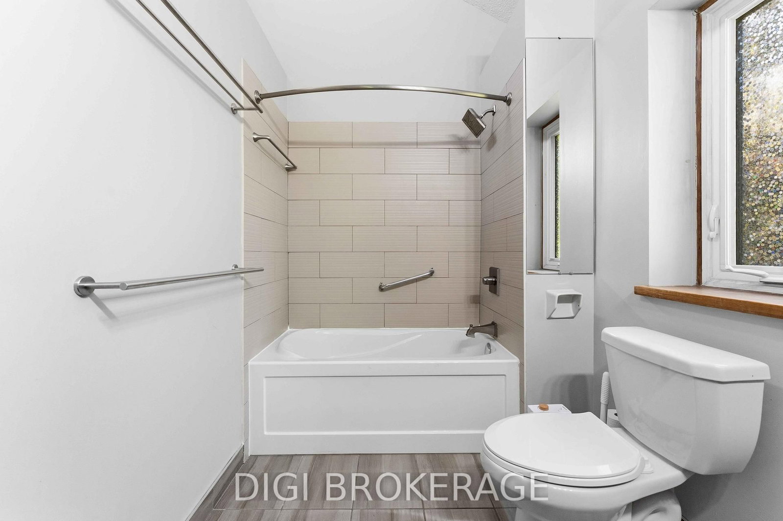 332 Iona Street • Ottawa, ON photo 38