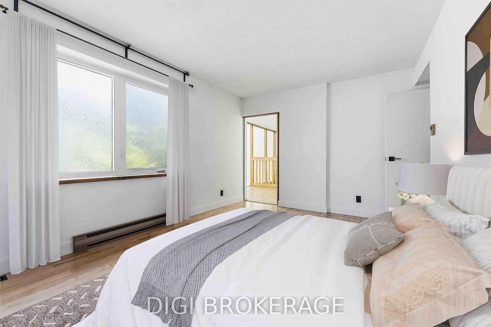 332 Iona Street • Ottawa, ON photo 4