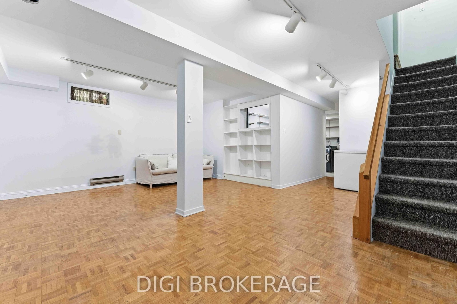332 Iona Street • Ottawa, ON photo 40