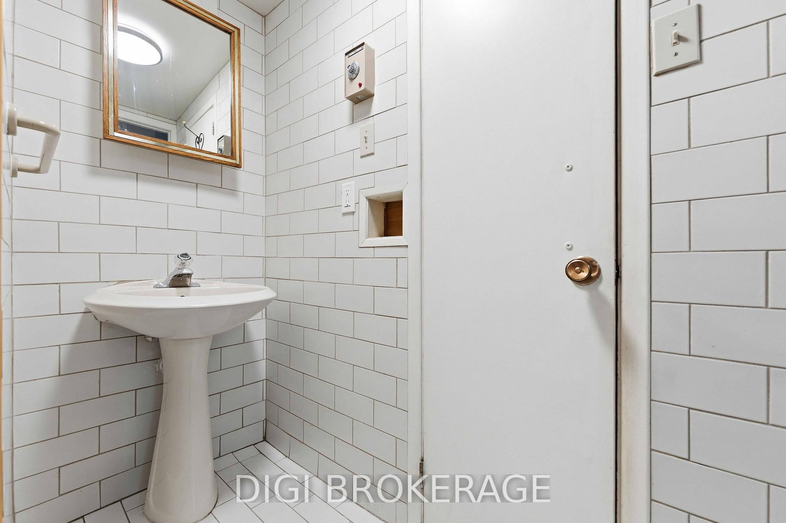 332 Iona Street • Ottawa, ON photo 42