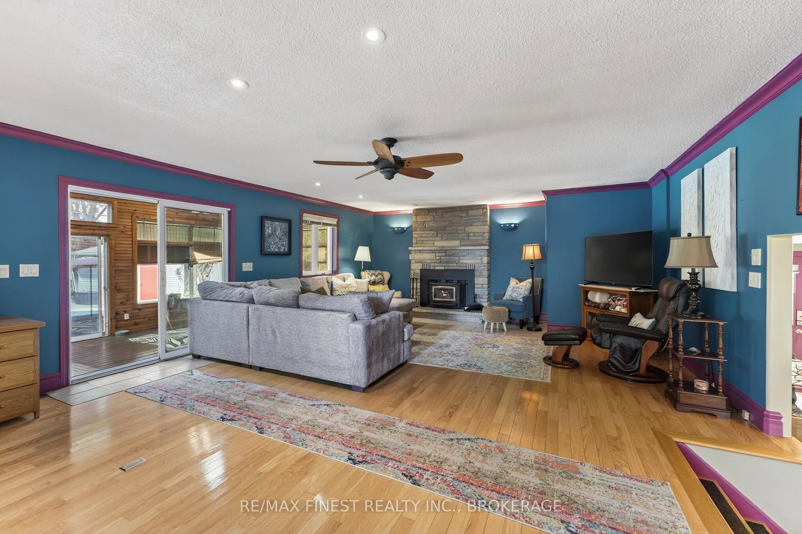 Listing Image 7