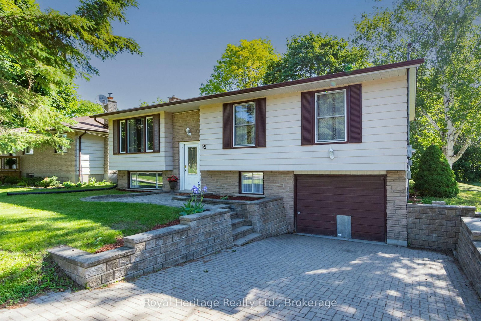 95 S Division Street • Brighton, ON photo 1