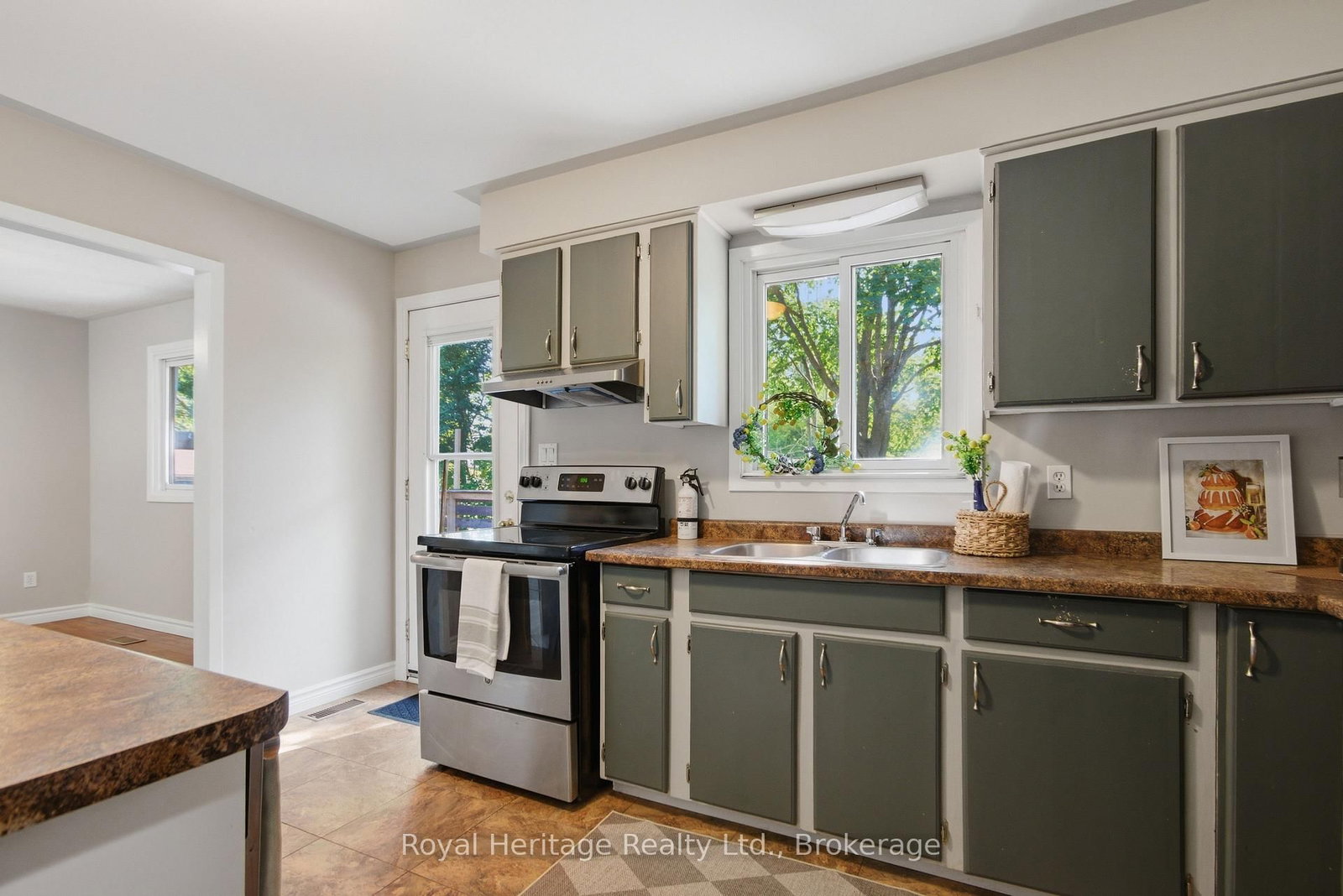 95 S Division Street • Brighton, ON photo 13