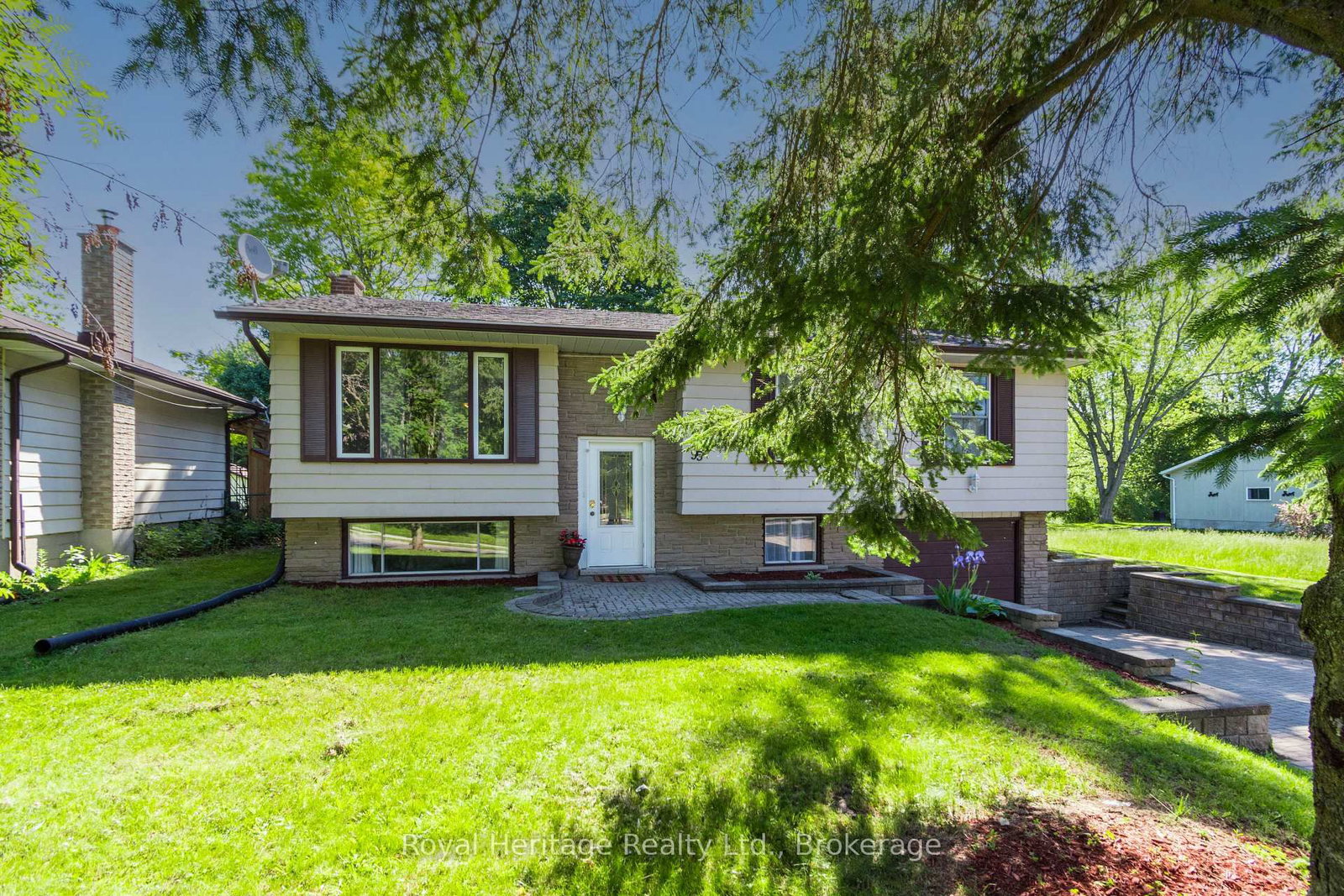 95 S Division Street • Brighton, ON photo 3