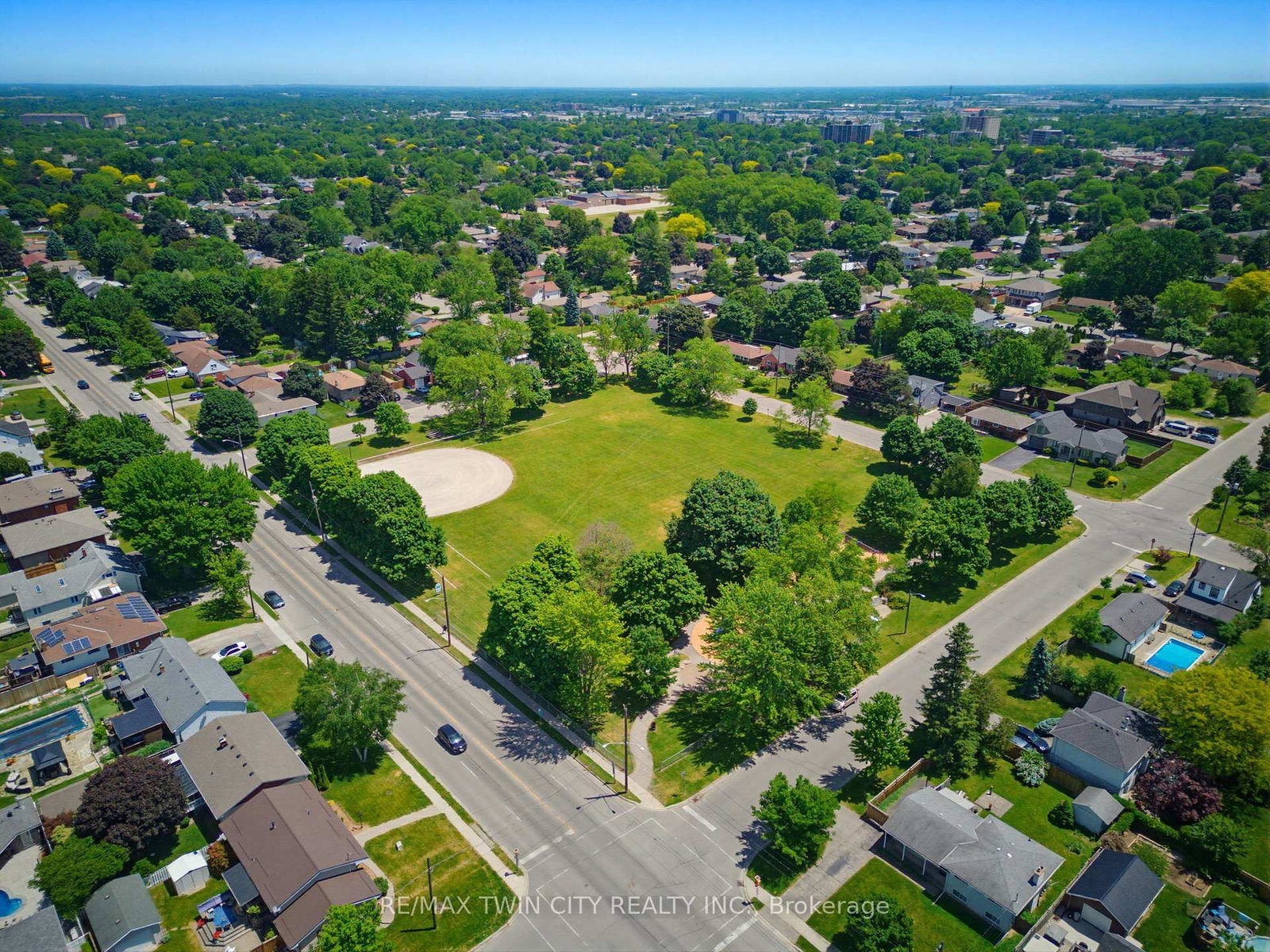 22 Dunsdon Street • Brantford, ON photo 39