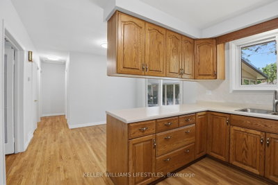 15 Hawkesbury Avenue — more photos