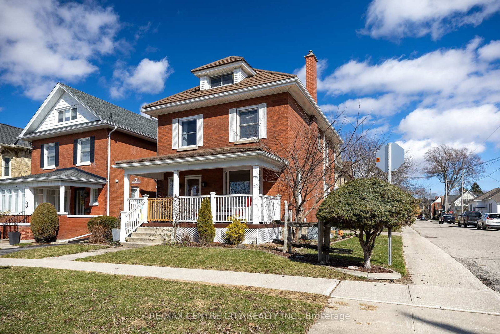 3 Margaret Street • St. Thomas, ON photo 1