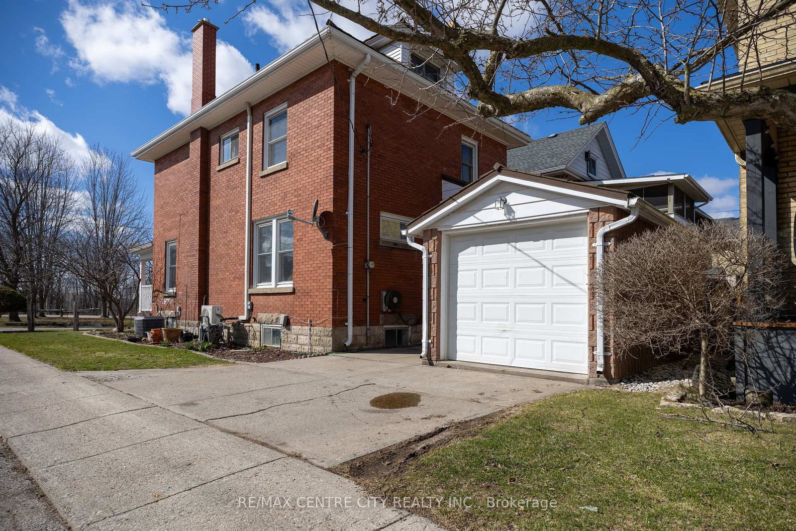 3 Margaret Street • St. Thomas, ON photo 2
