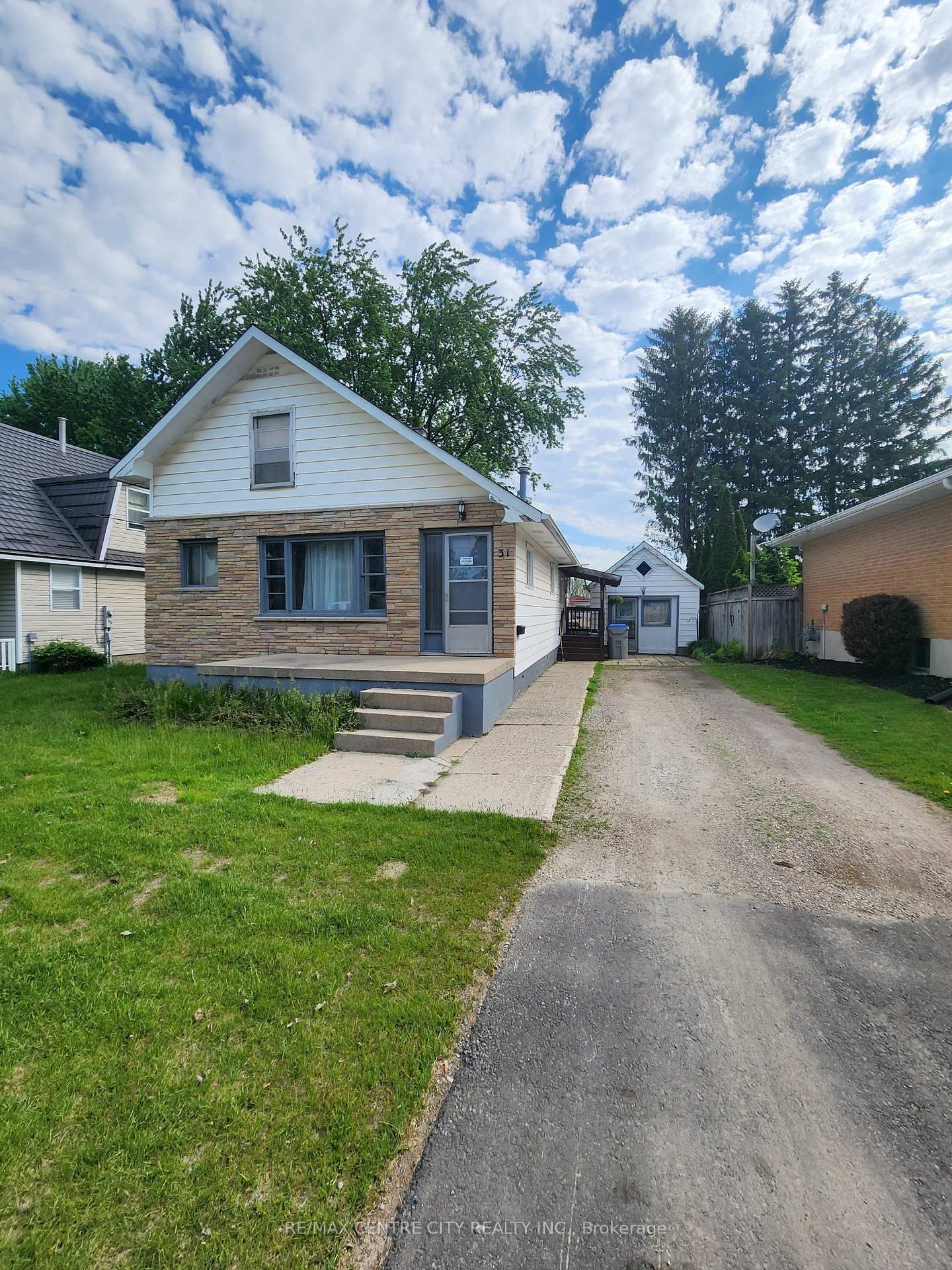 31 Queen Street • Strathroy-Caradoc, ON photo 15