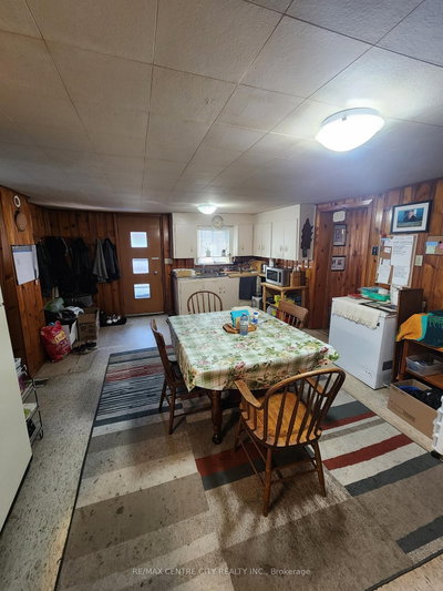 31 Queen Street • Strathroy-Caradoc, ON photo 5