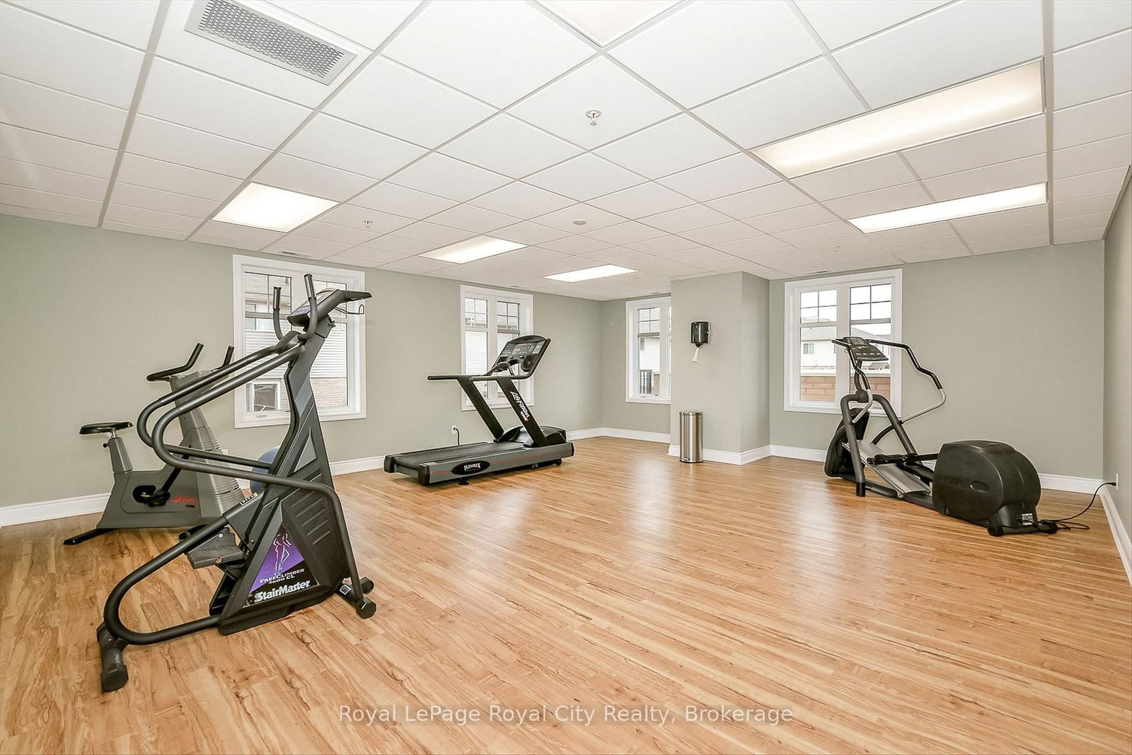 2 Colonial Drive, Unit 403 - Photo 25