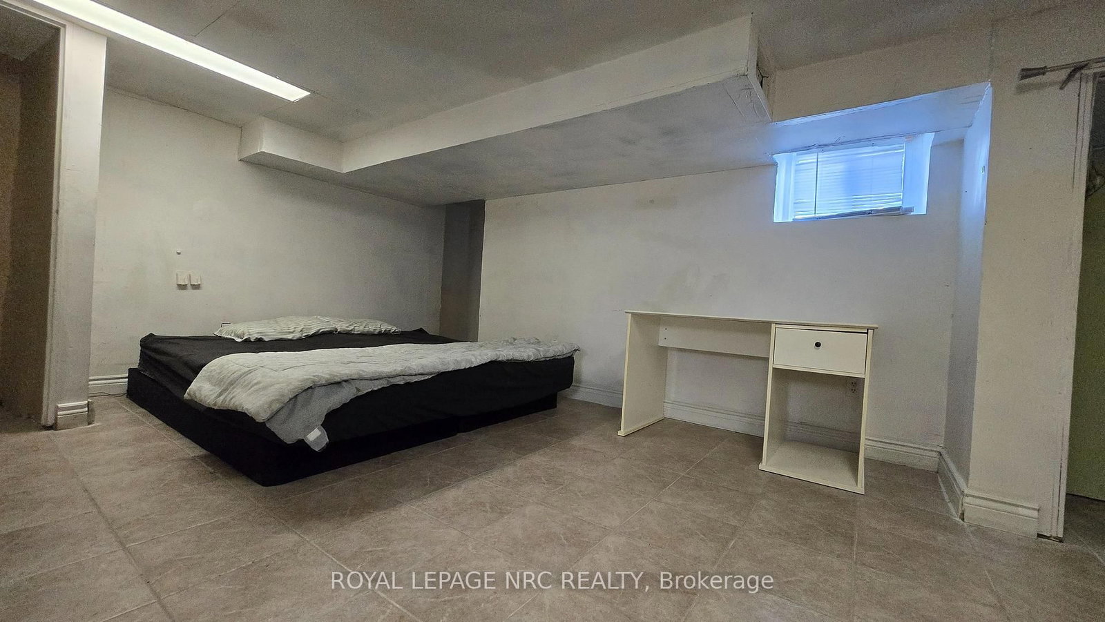 Detached House for lease at Main & Second Floor Only-4425 Hiram Street, Niagara Falls, Ontario, L2E 1A2 - Downtown - MLS: X13424924