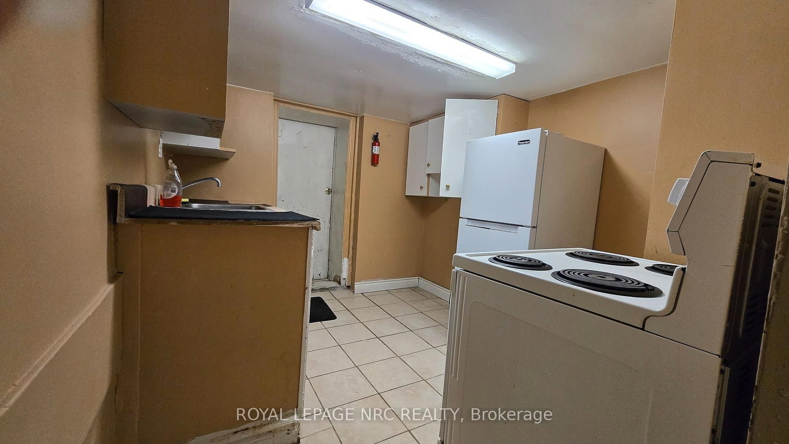 Detached House for lease at Main & Second Floor Only-4425 Hiram Street, Niagara Falls, Ontario, L2E 1A2 - Downtown - MLS: X13424924