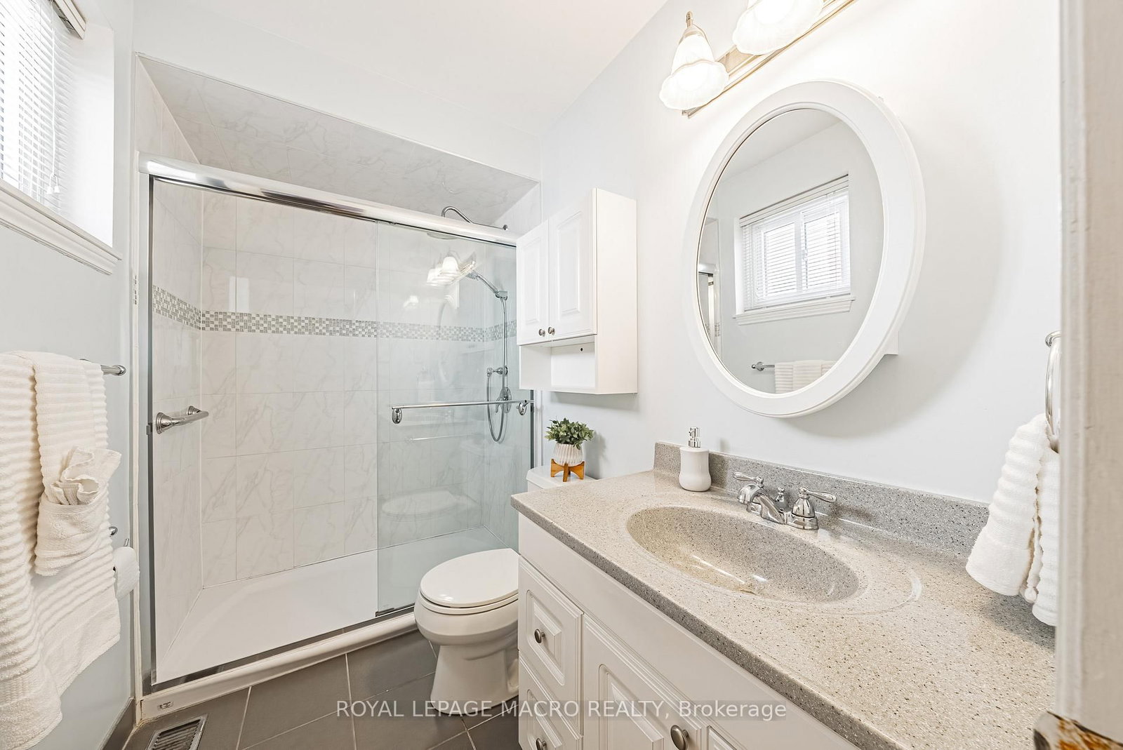 565 W Stone Church Road • Hamilton, ON photo 17