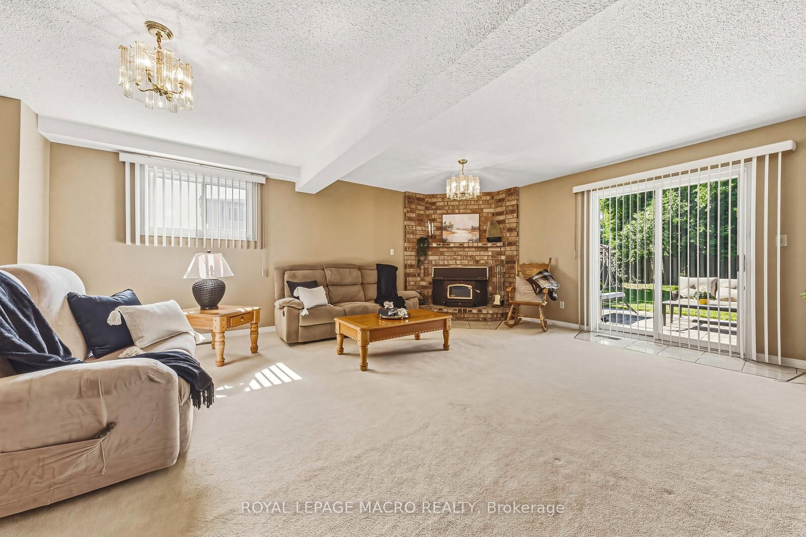 565 W Stone Church Road • Hamilton, ON photo 22