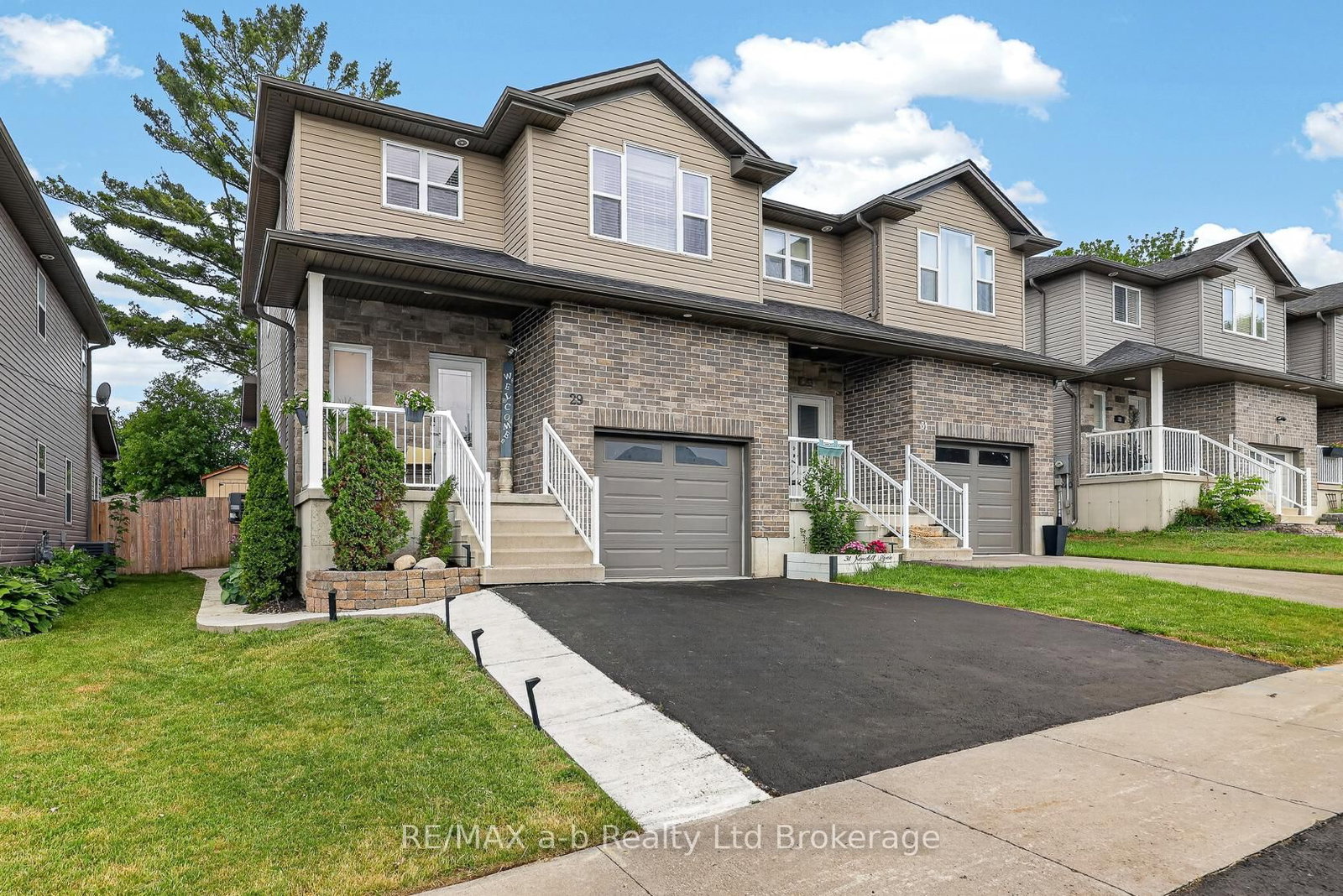 29 Kendell Lane • Ingersoll, ON photo 1