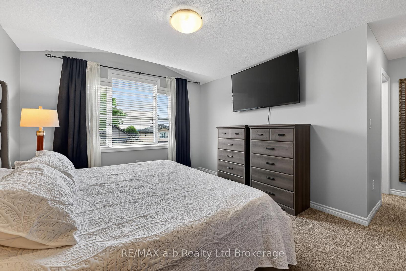 29 Kendell Lane • Ingersoll, ON photo 15