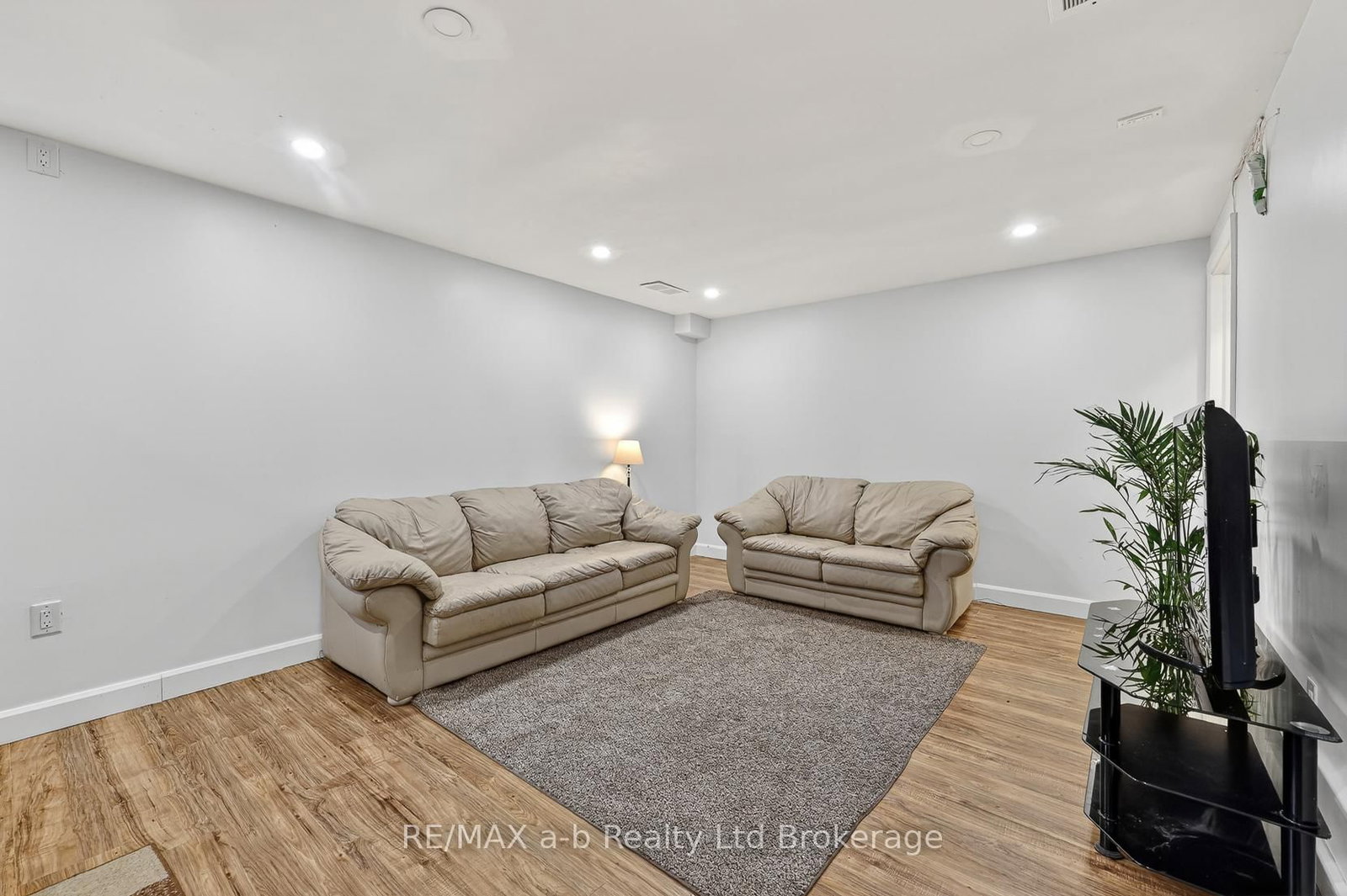 29 Kendell Lane • Ingersoll, ON photo 20