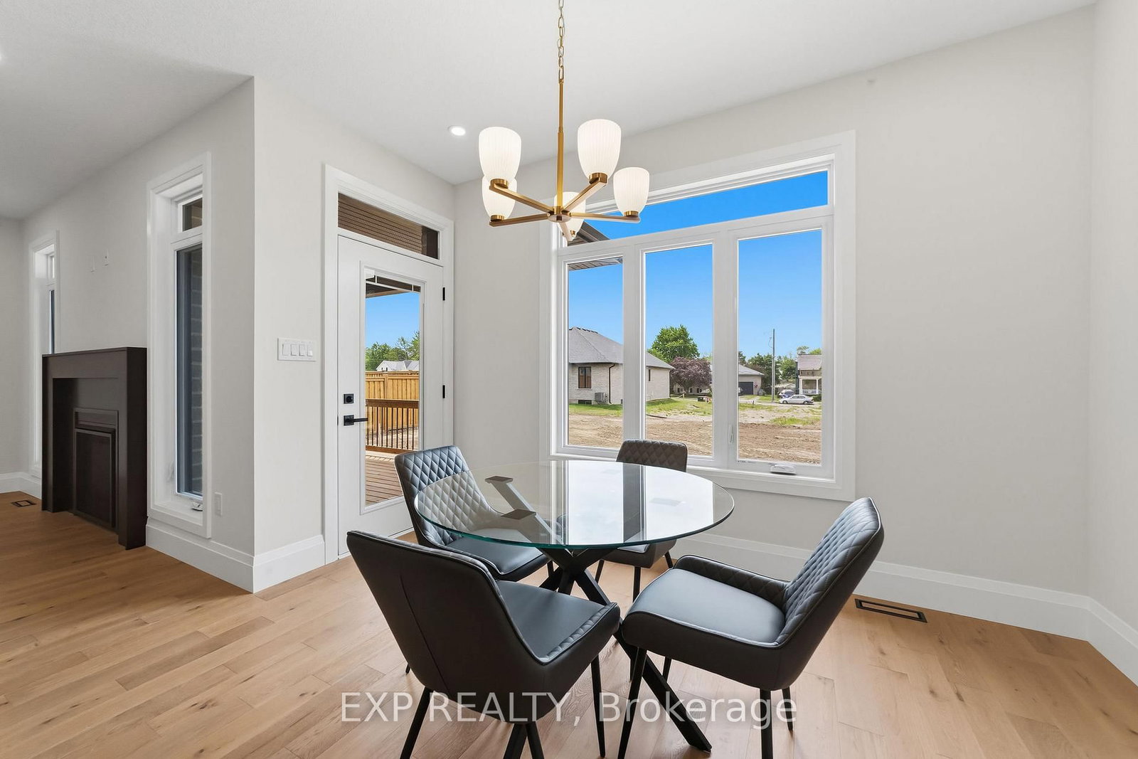 404 Erie Street • Warwick, ON photo 14