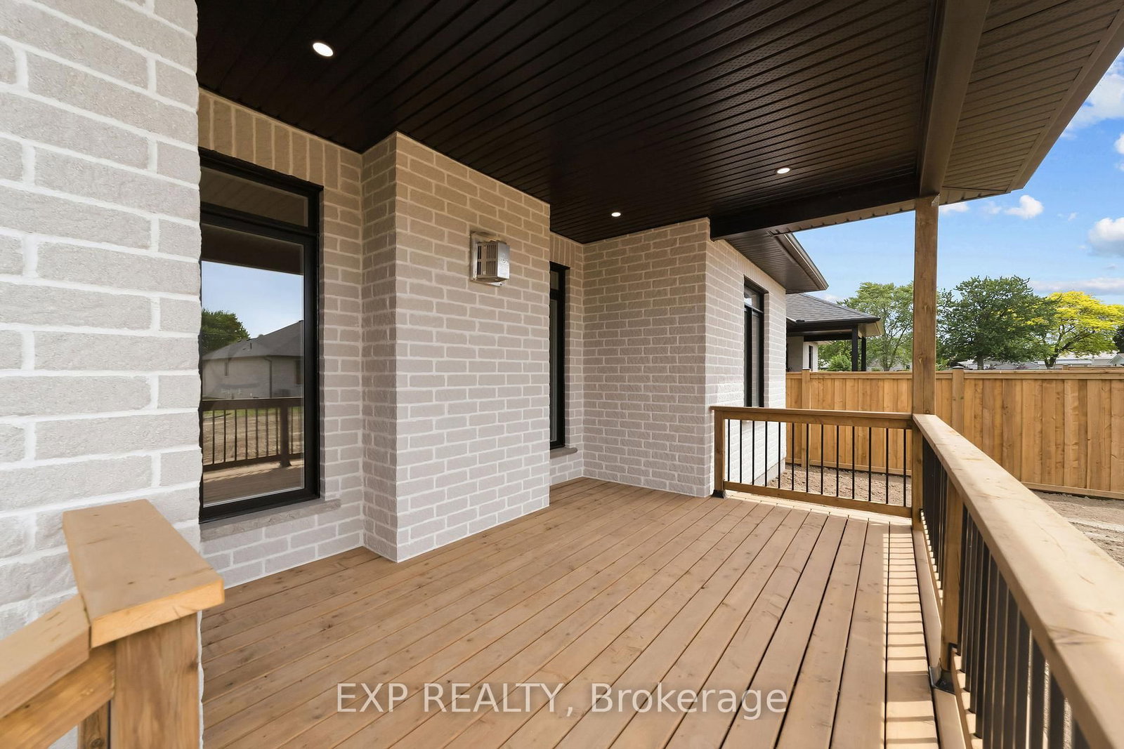 404 Erie Street • Warwick, ON photo 16
