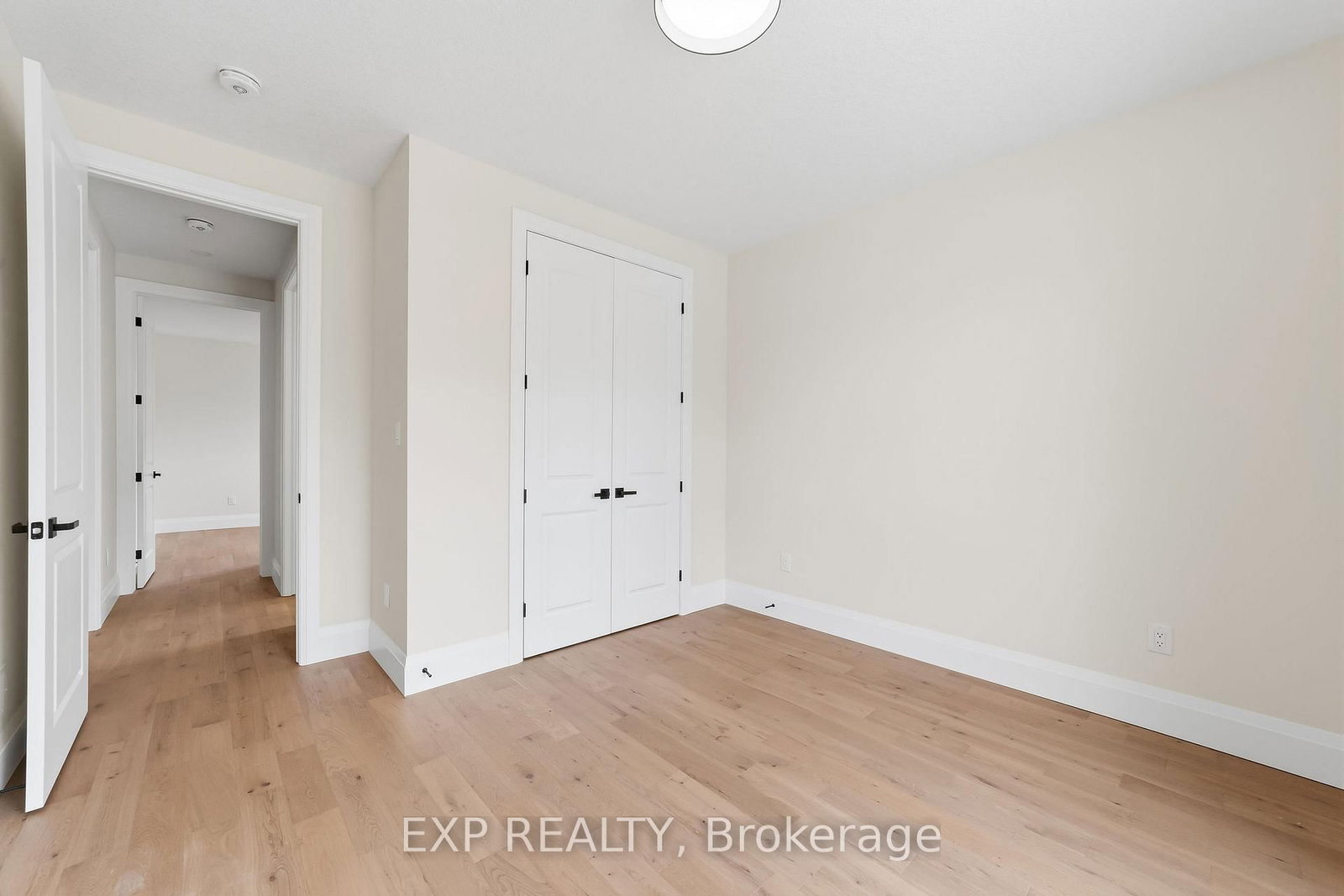 404 Erie Street • Warwick, ON photo 20