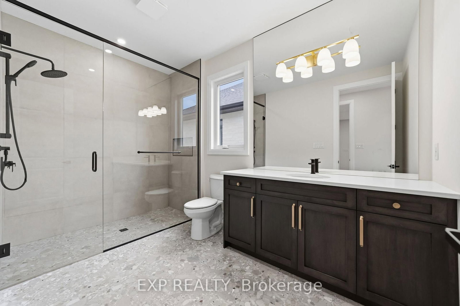 404 Erie Street • Warwick, ON photo 27