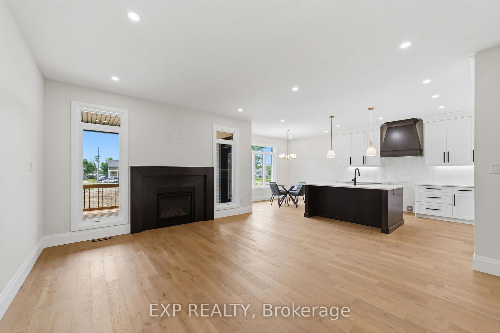 404 Erie Street • Warwick, ON photo 4