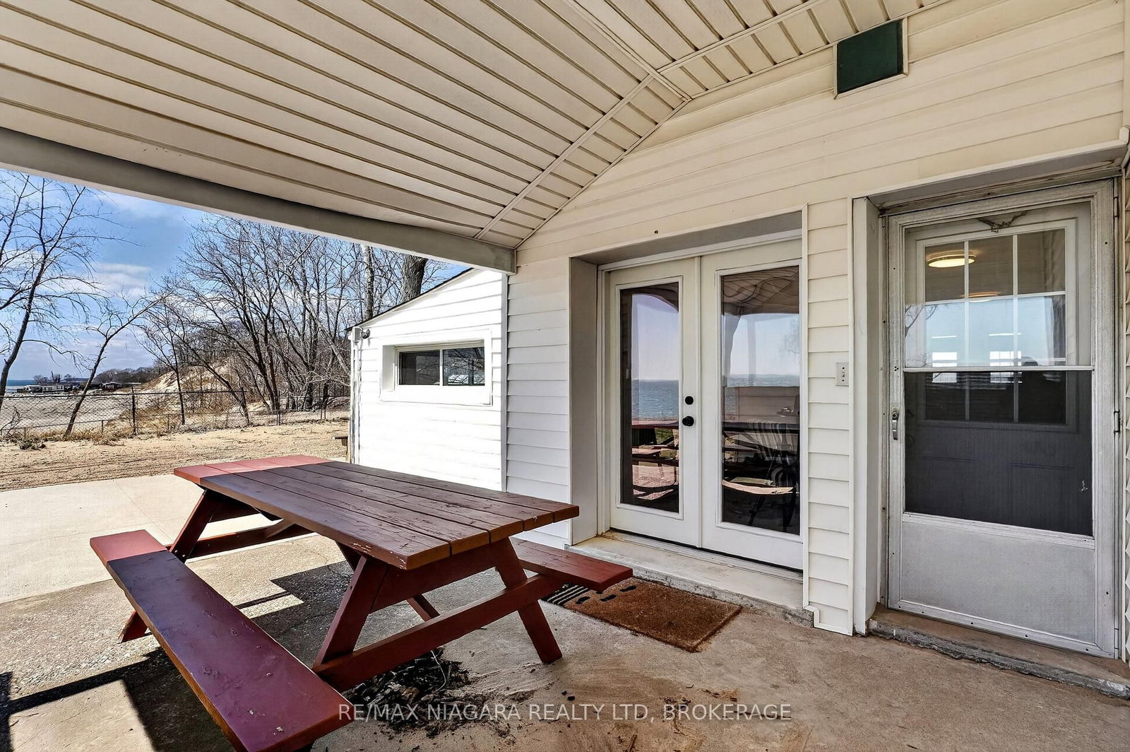 239 Pleasant Beach Road • Port Colborne, ON photo 26