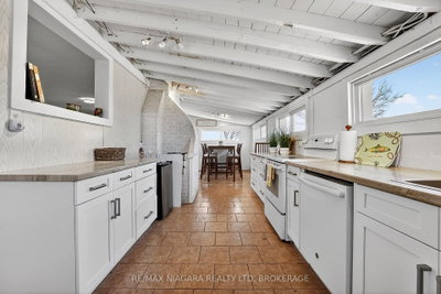 239 Pleasant Beach Road • Port Colborne, ON photo 8