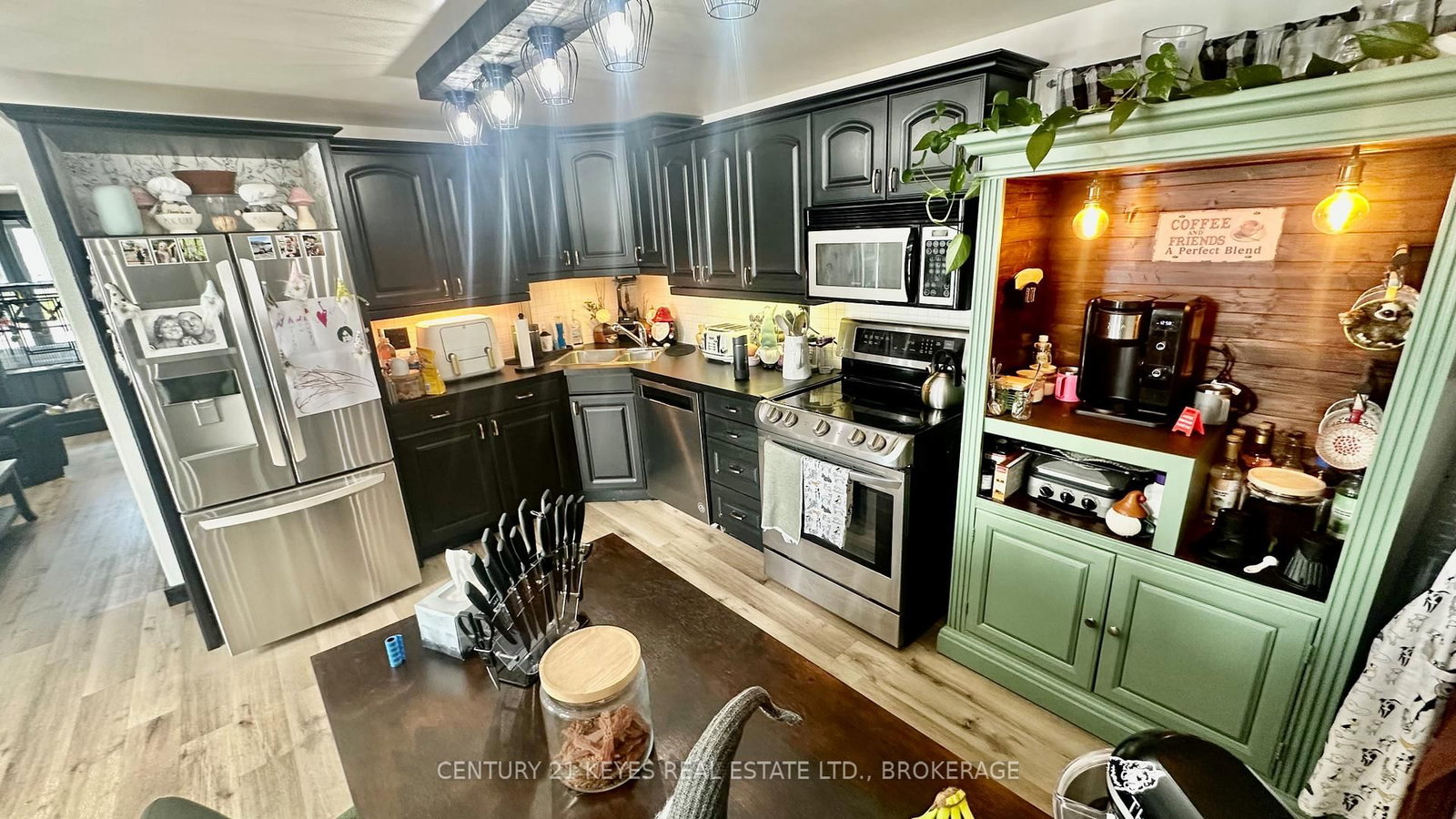 275 Victoria Avenue • Gananoque, ON photo 1