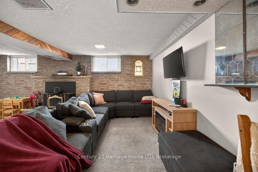 211 Grantham Avenue • St. Catharines, ON photo 16