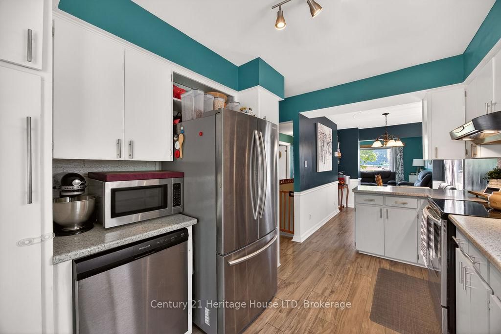 211 Grantham Avenue • St. Catharines, ON photo 7