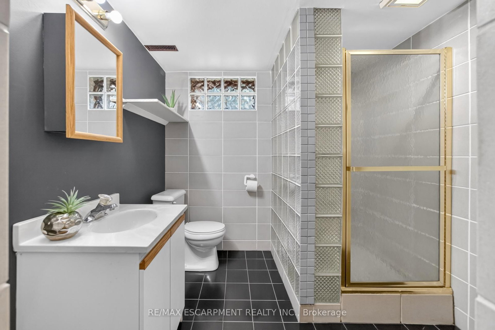 43 Puritan Court • Hamilton, ON photo 34