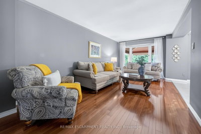 43 Puritan Court • Hamilton, ON photo 9