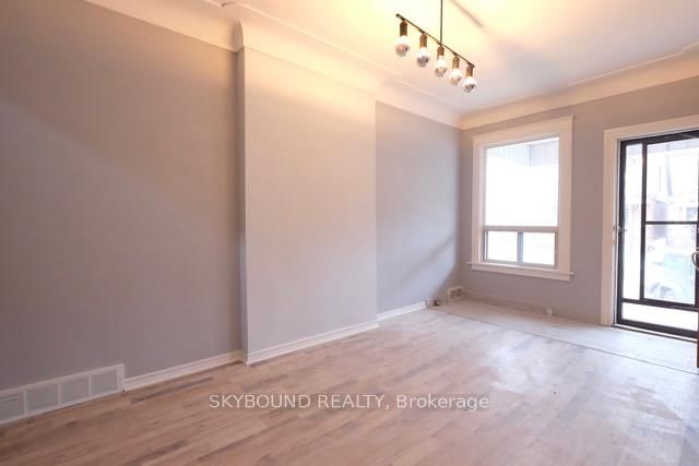 Upper 1 - 72 Somerset Avenue