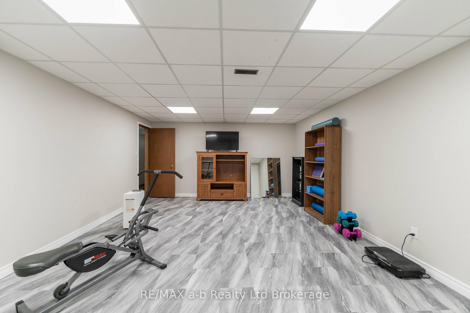 34 Lorraine Avenue • Tillsonburg, ON photo 31