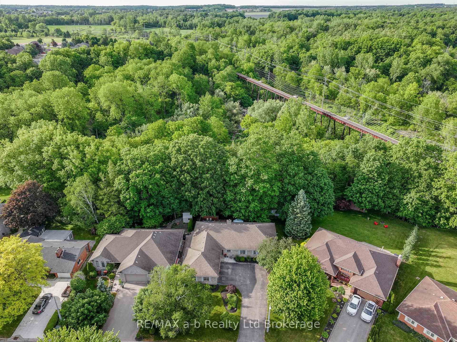 34 Lorraine Avenue • Tillsonburg, ON photo 42