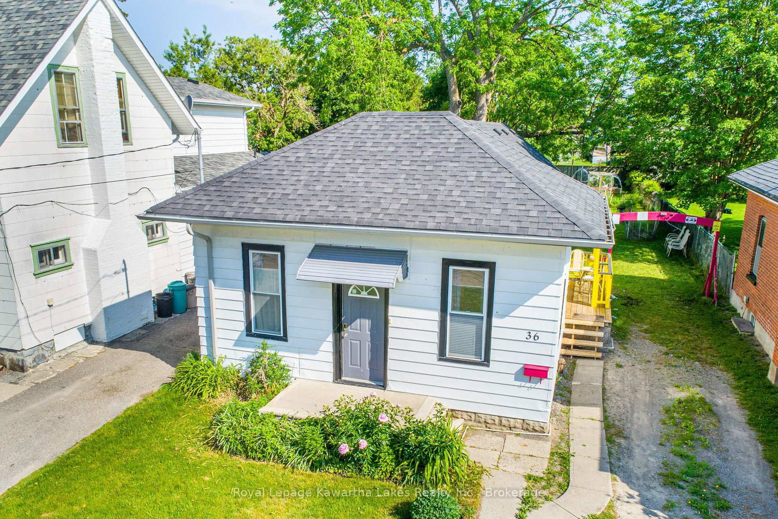 36 Melbourne Street W • Kawartha Lakes, ON photo 3