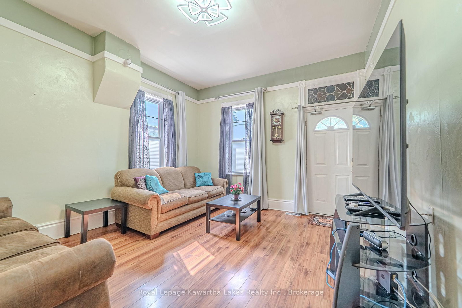 36 Melbourne Street W • Kawartha Lakes, ON photo 9