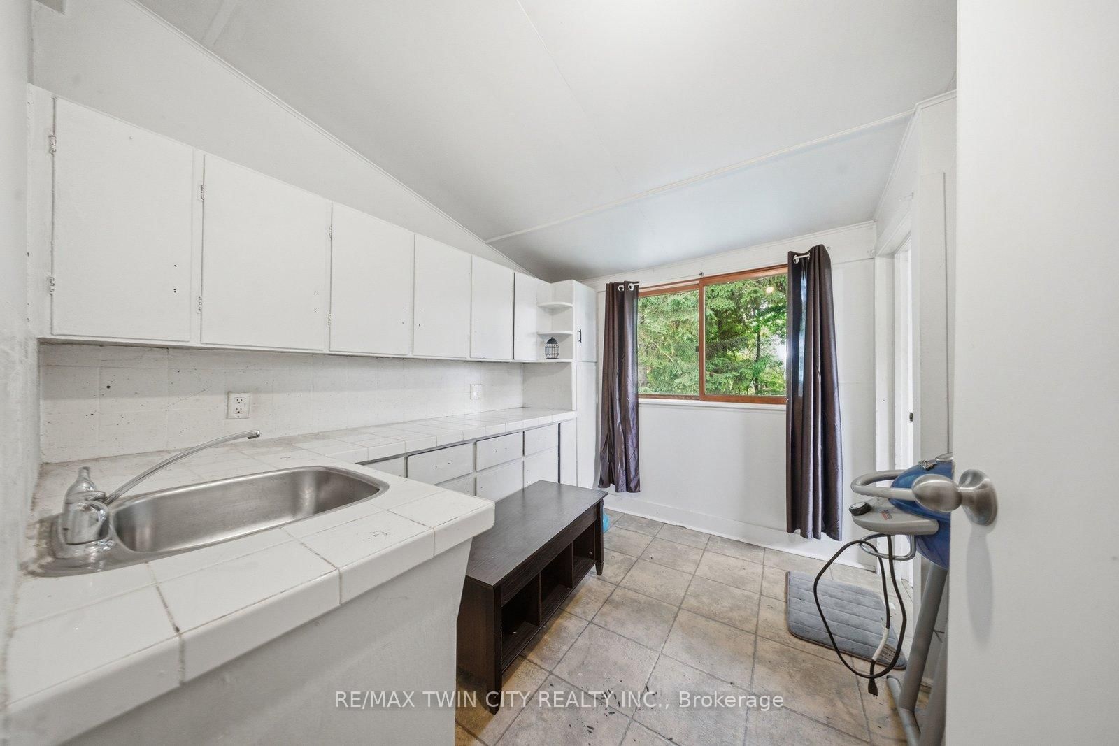 12 Brunswick Street N • Brantford, ON photo 23