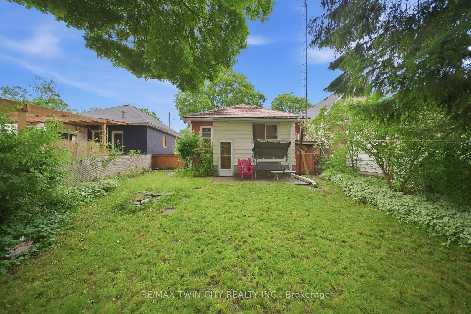 12 Brunswick Street N • Brantford, ON photo 29
