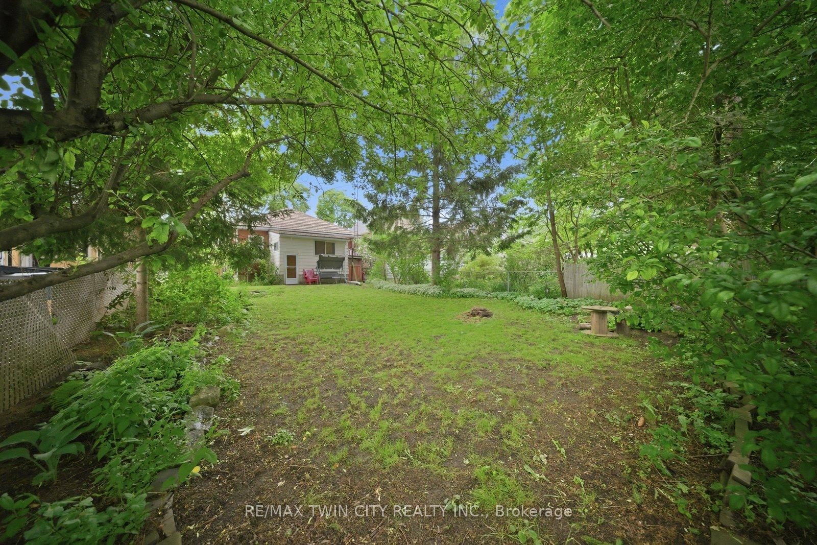 12 Brunswick Street N • Brantford, ON photo 31