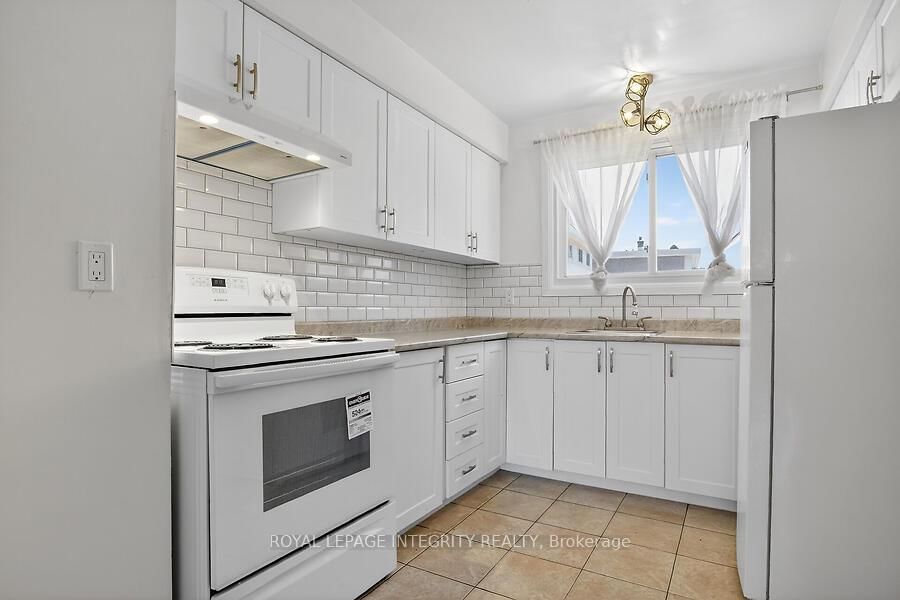 427 Moodie Dr, Ottawa, view 4
