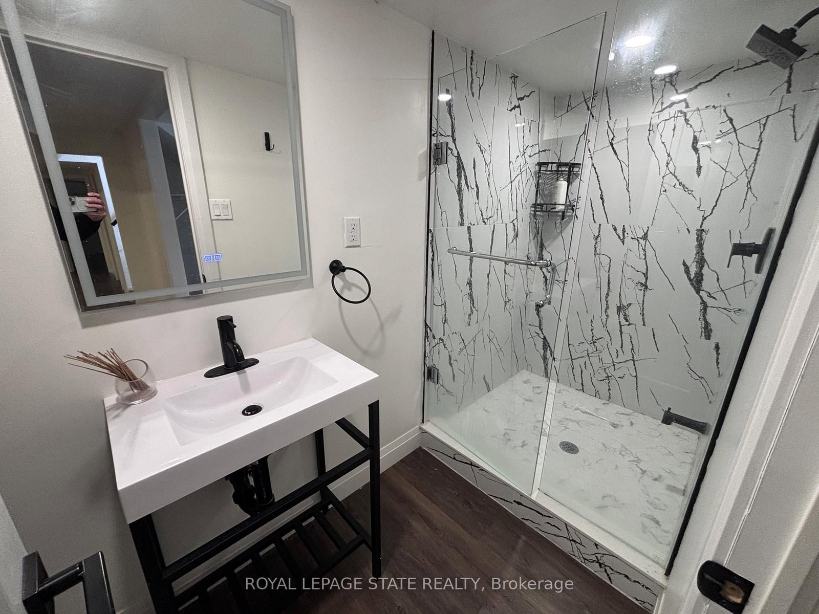 122 E Queensdale Avenue • Hamilton, ON photo 19