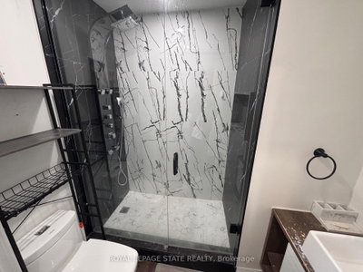122 E Queensdale Avenue • Hamilton, ON photo 8