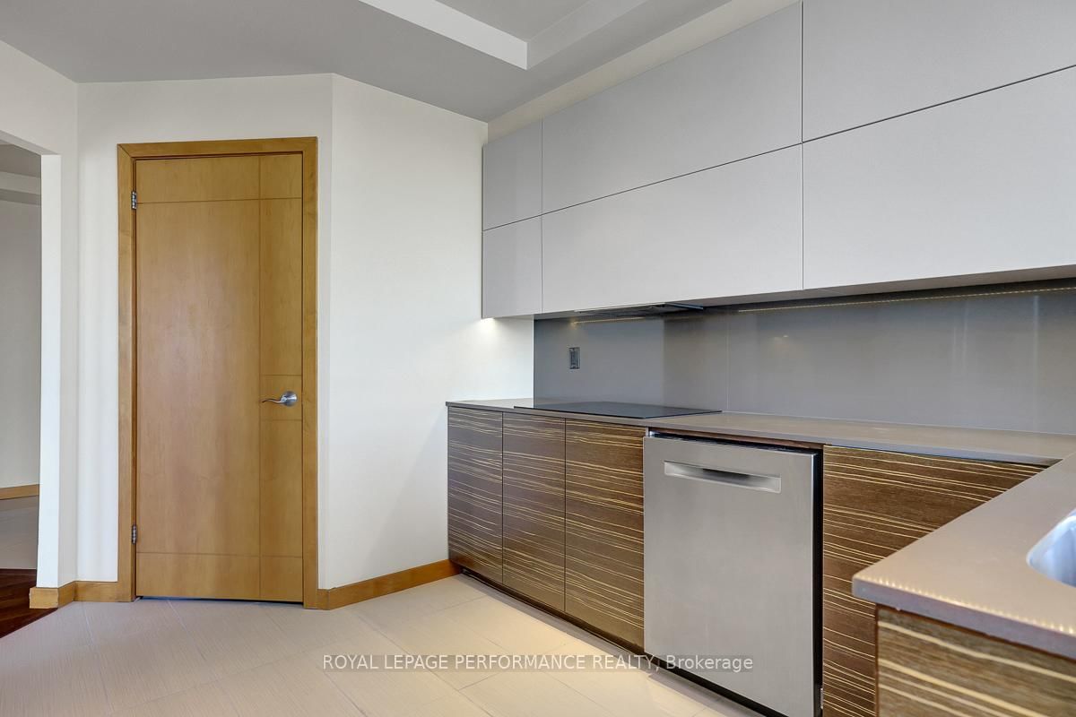 38 Metropole Private • #2101 • Ottawa, ON photo 14